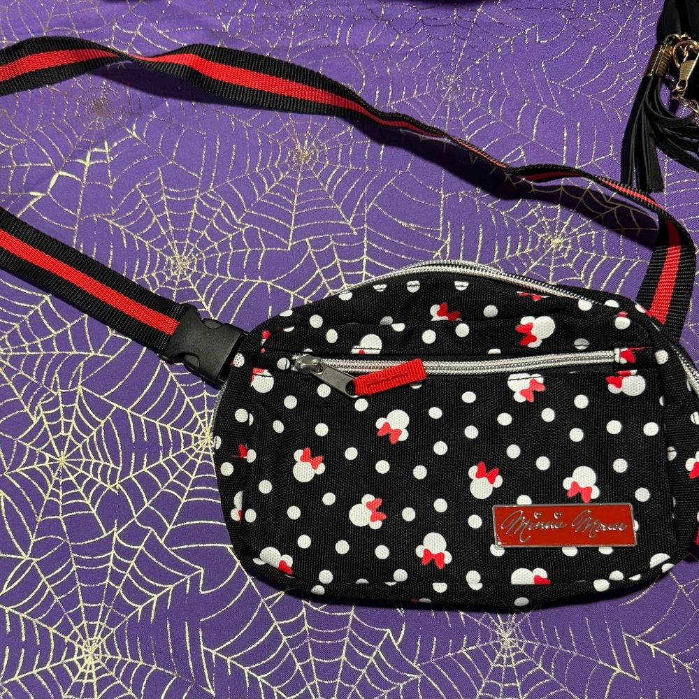 Disney Minnie Mouse Black and White Crossbody Bag